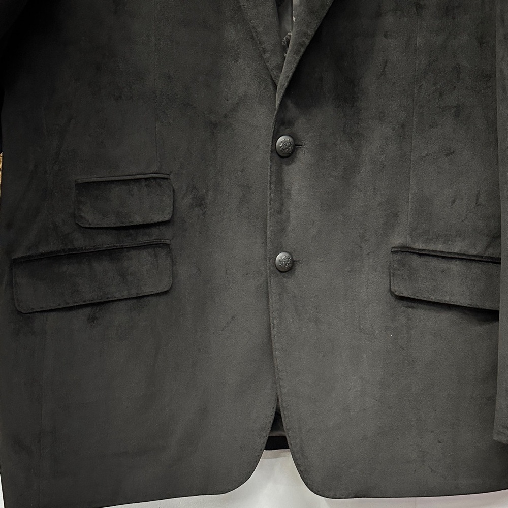 Sophisticated velvet Men's 2 button Black Blazer - Picture 4 of 10